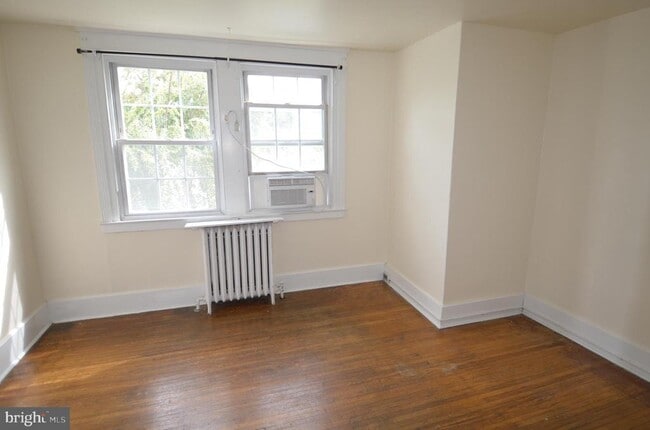 Building Photo - 3422 Tilden St