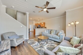 Building Photo - 305 Holleman Dr E