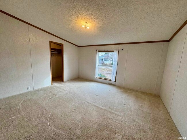 Building Photo - 14401 134th Ave W