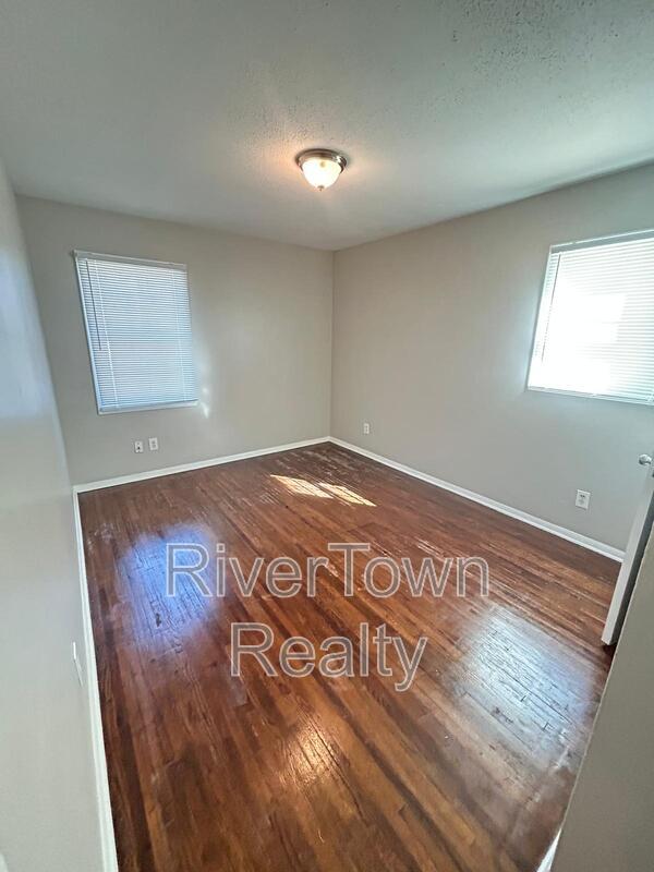 Building Photo - 140 E Shelby Dr