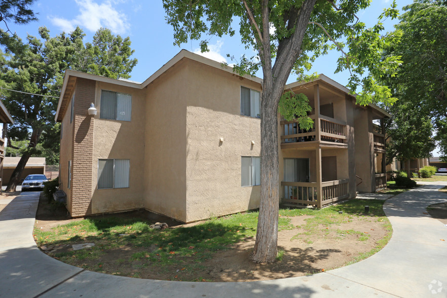 Building - Shadow Springs Apartments