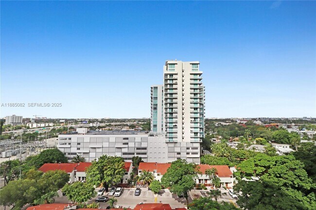 Building Photo - 1871 NW S River Dr