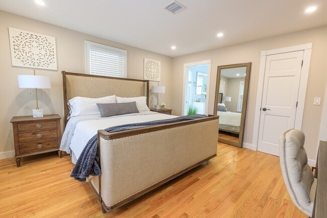 Building Photo - 58 Walnut St