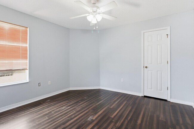 Building Photo - 122 Nivana Dr