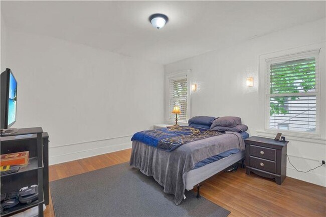 Building Photo - 3409 Portola Ave