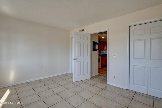 Building Photo - 4750 Seahawk Sq
