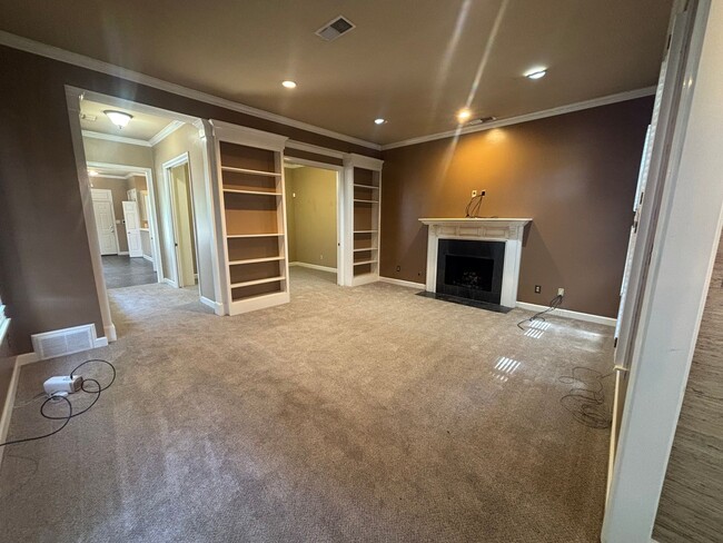 Building Photo - EXECUTIVE LIVING AT HARBOR TOWN