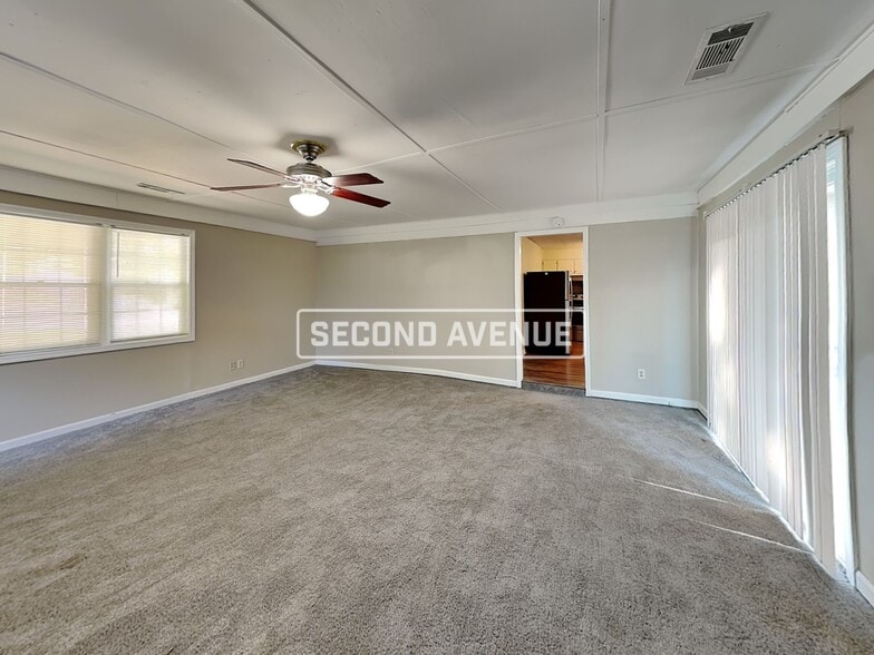 Building Photo - 2053 Chestnut Log Dr