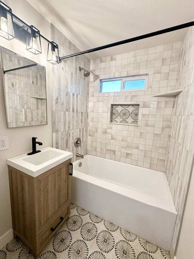 Building Photo - 2315 Tavern Rd