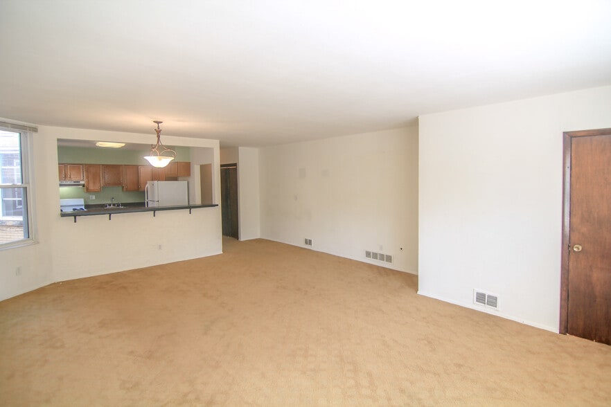 Building Photo - 319 S Trenton Ave