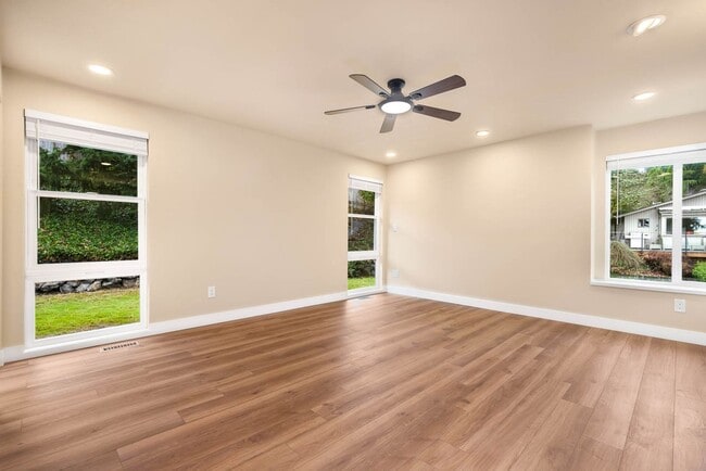 Building Photo - 4758 153rd Ave SE