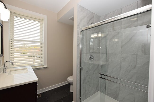 Building Photo - 97 Gates St