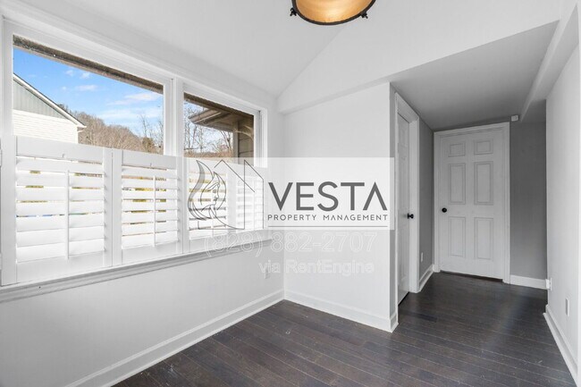 Building Photo - 4 Riddle Rd