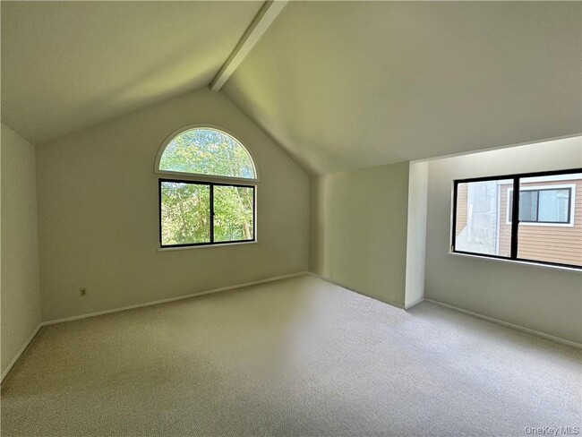 Building Photo - 17 Rambling Brook Rd