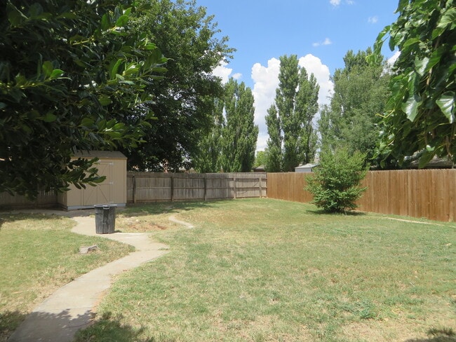 Building Photo - 1021 Homestead Dr