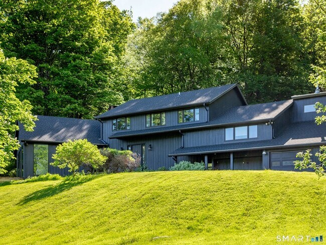 Building Photo - 110 Geer Mountain Rd