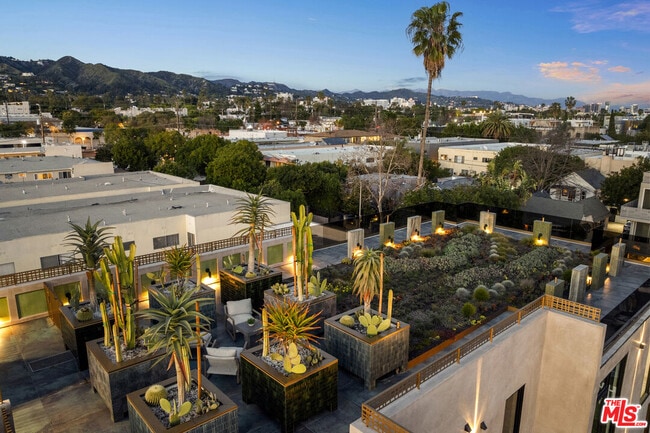 Building Photo - 1021 N Ogden Dr