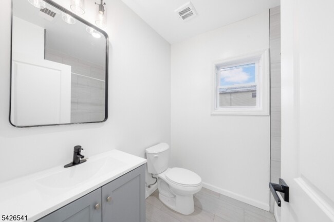 Building Photo - 324 Second St