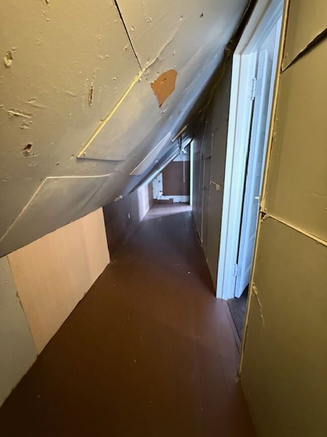 Building Photo - House for Rent 3 BR / 1 BA