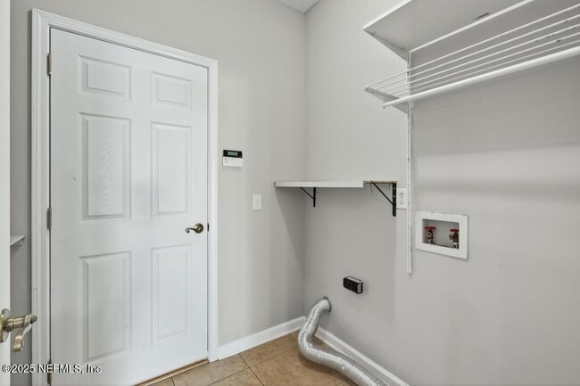 Building Photo - 612 Spruce Creek Rd