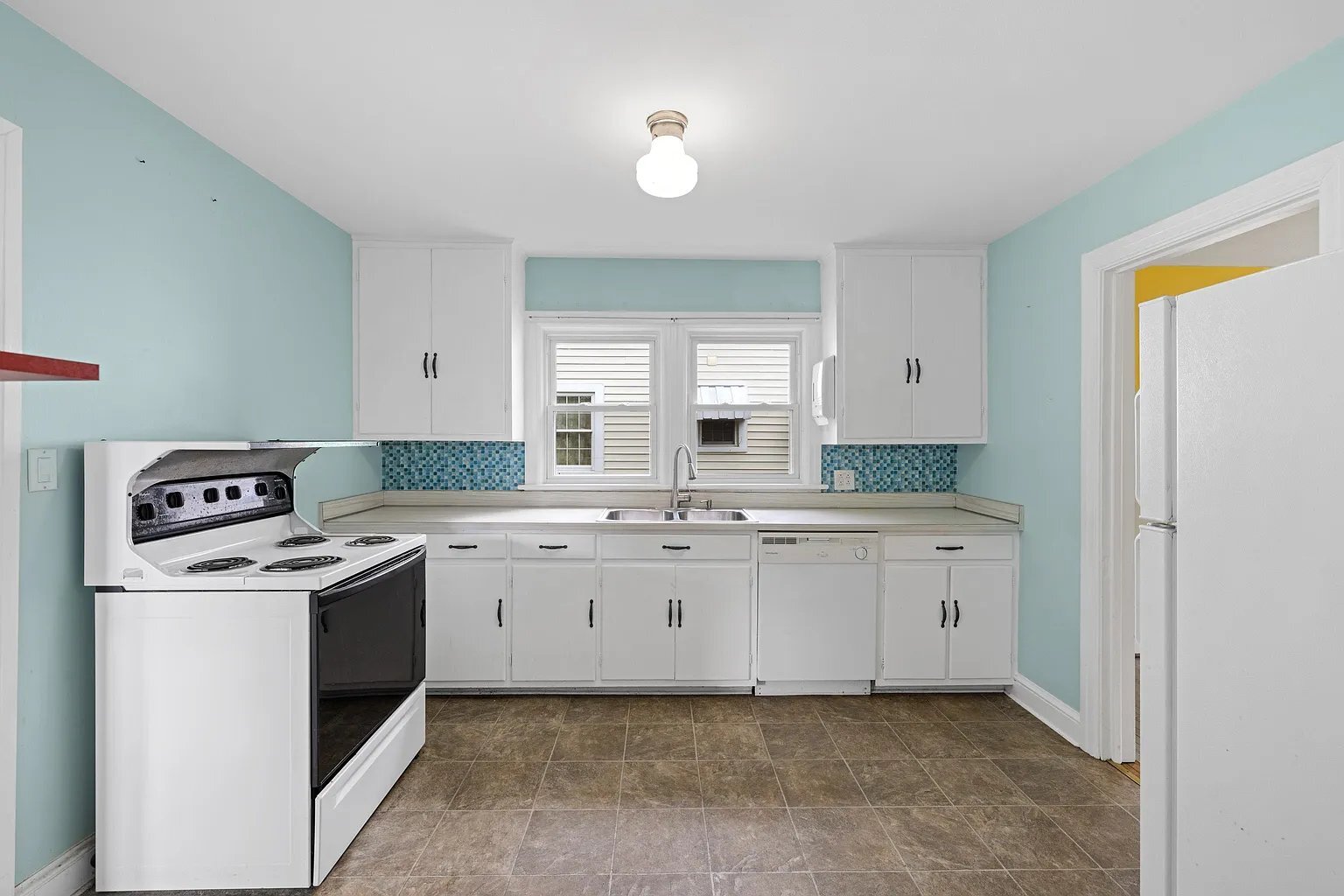 Building Photo - 1206 Spring Hill Rd