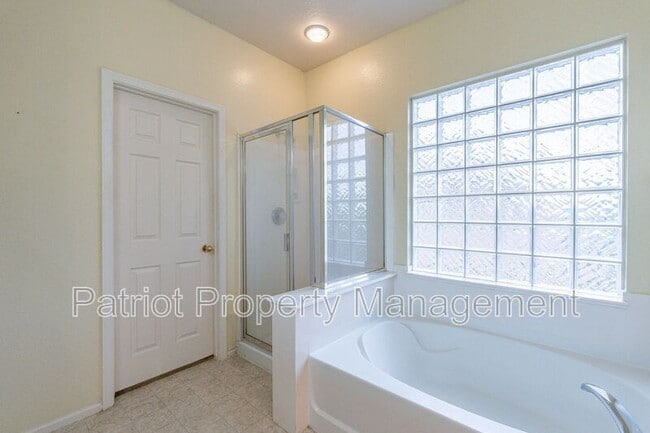 Building Photo - 42509 N 45th Dr