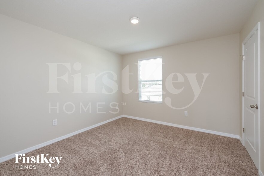 Building Photo - 36051 Carriage Pine Ct