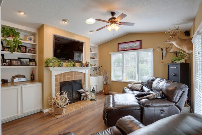 Building Photo - 1712 Stratford Dr