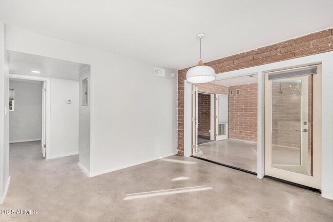 Building Photo - 7401 E Northland Dr