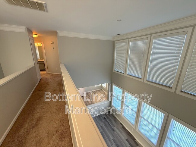 Building Photo - 12430 McAllister Park Dr