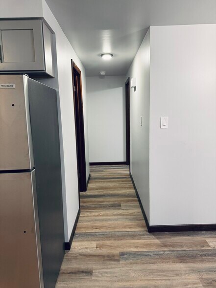 Building Photo - 268 Robert Dr