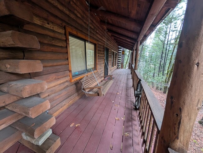 Building Photo - 7312 E Evans Creek Rd