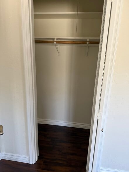 Building Photo - 641 Corwin Ave