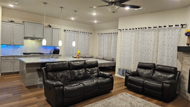 Building Photo - 18218 Bluebird Br Ln