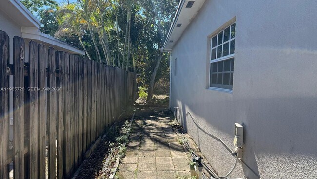 Building Photo - 11460 NW 37th St