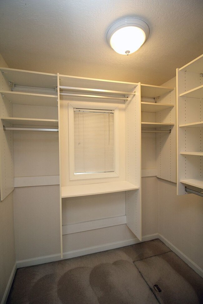 Building Photo - 5764 SW Kimball Ct