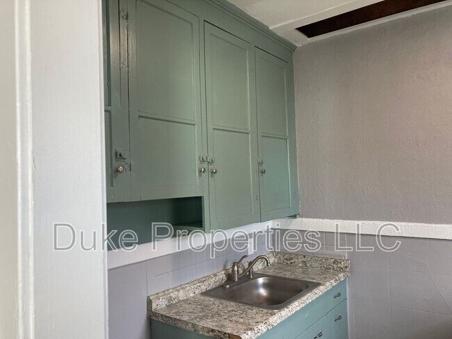 Building Photo - 5 Ernestine St