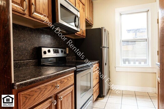 Building Photo - 1102 Rockhill St