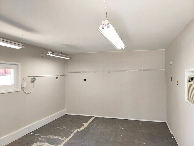 Building Photo - La Mesa - 3 Bedroom/2 bath House PLUS Detached Bonus Room, Garage and W/D