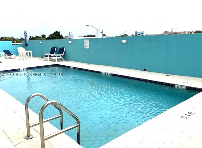Building Photo - 2400 SW 27th Ave