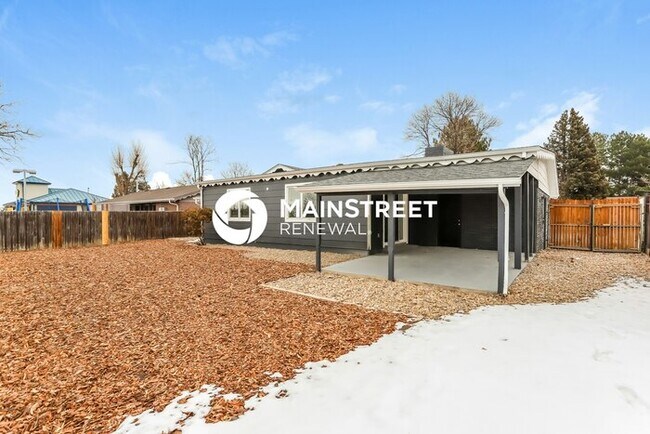 Building Photo - 4 Bedroom Pet-Friendly Home in AURORA, CO with Main Street Renewal