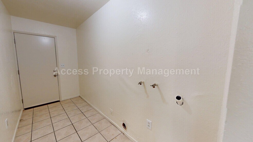 Building Photo - 709 2nd St