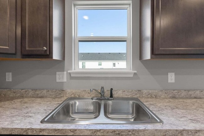 Building Photo - 6061 Arbor Wds Wy