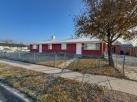 Building Photo - Charming Duplex with Prime Location in West Valley!