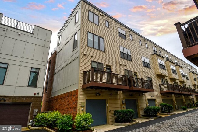 Building Photo - 16301 Columbus Ave