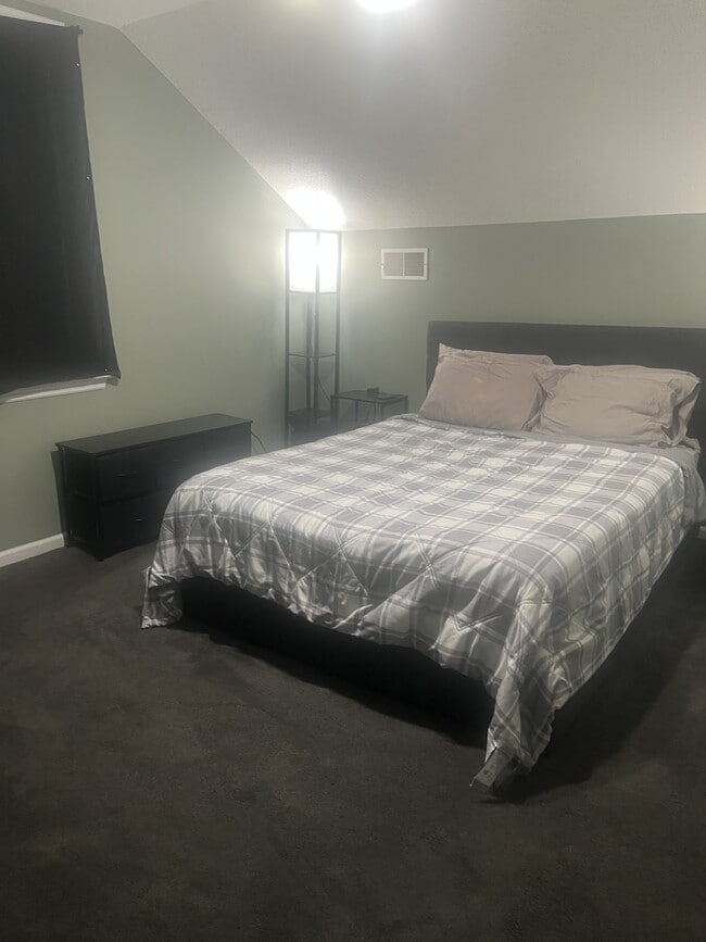 Building Photo - 343 Briarbend Rd