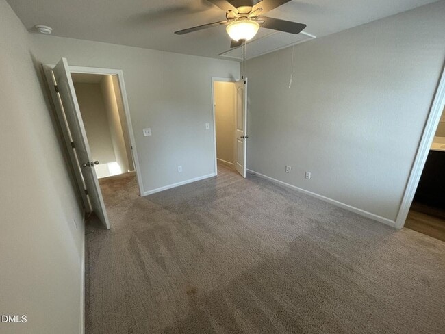 Building Photo - 1080 Peony Ln