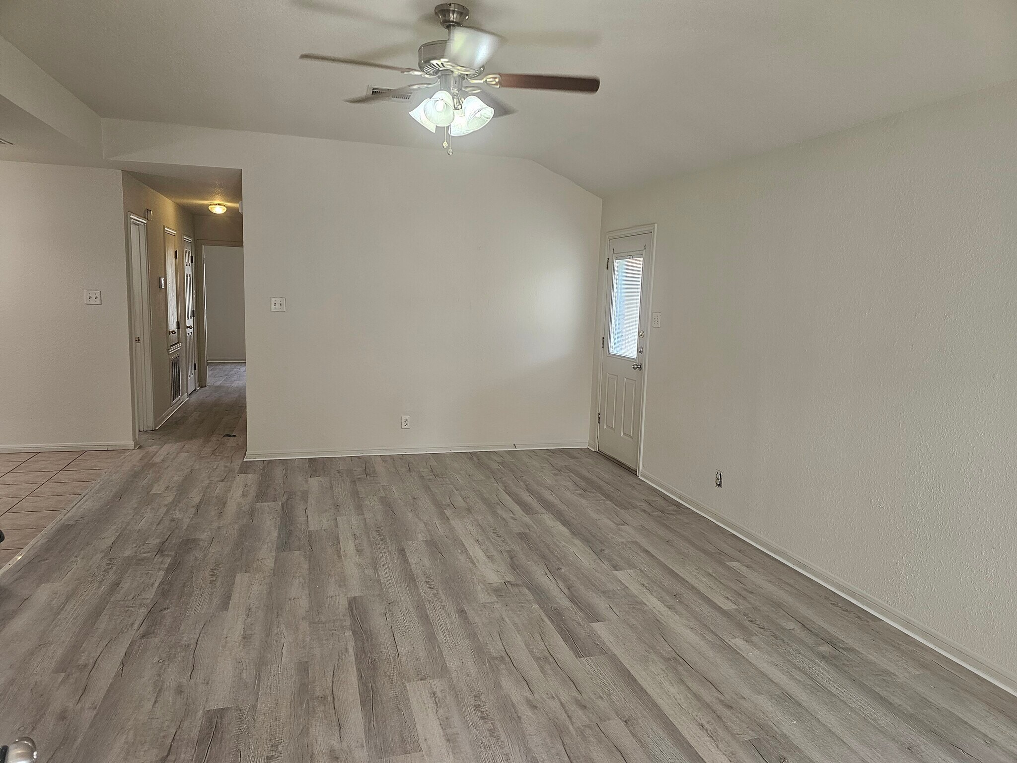 Building Photo - 2701 Lucille Dr
