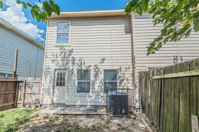 Building Photo - 10061 Sharpton Dr