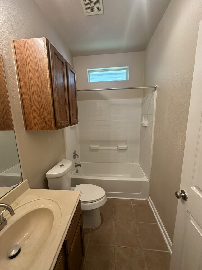 Building Photo - 553 Slippery Rock